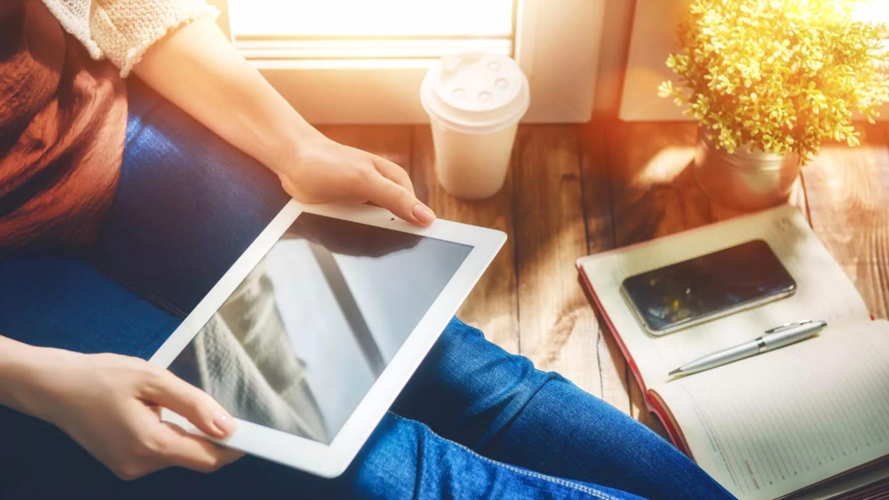 企業サイトのトップページ制作事例